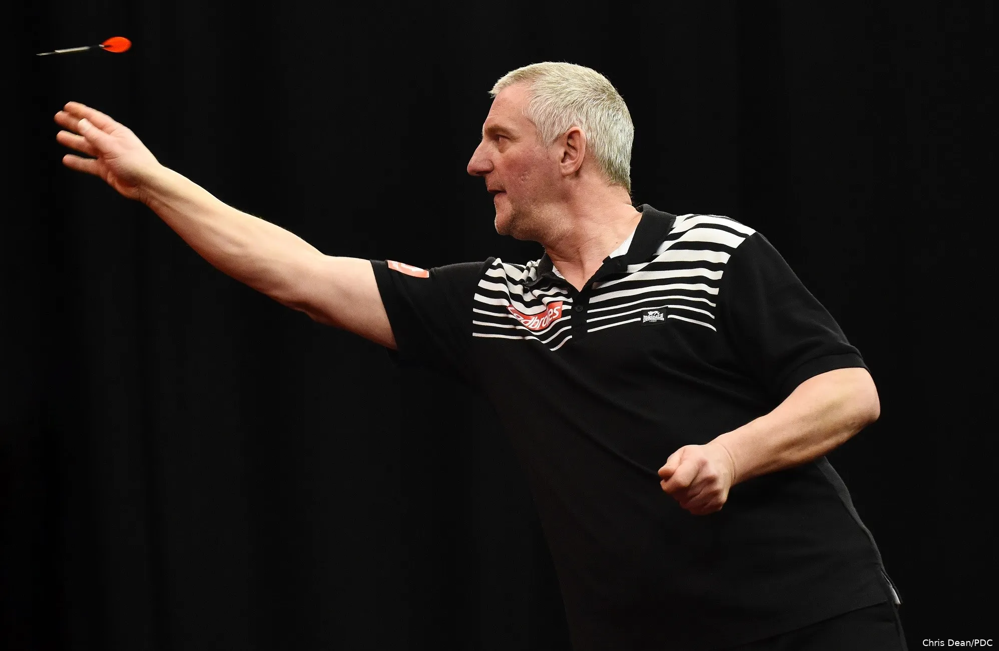 UKOPEN RD2 WAYNEJONES 02A