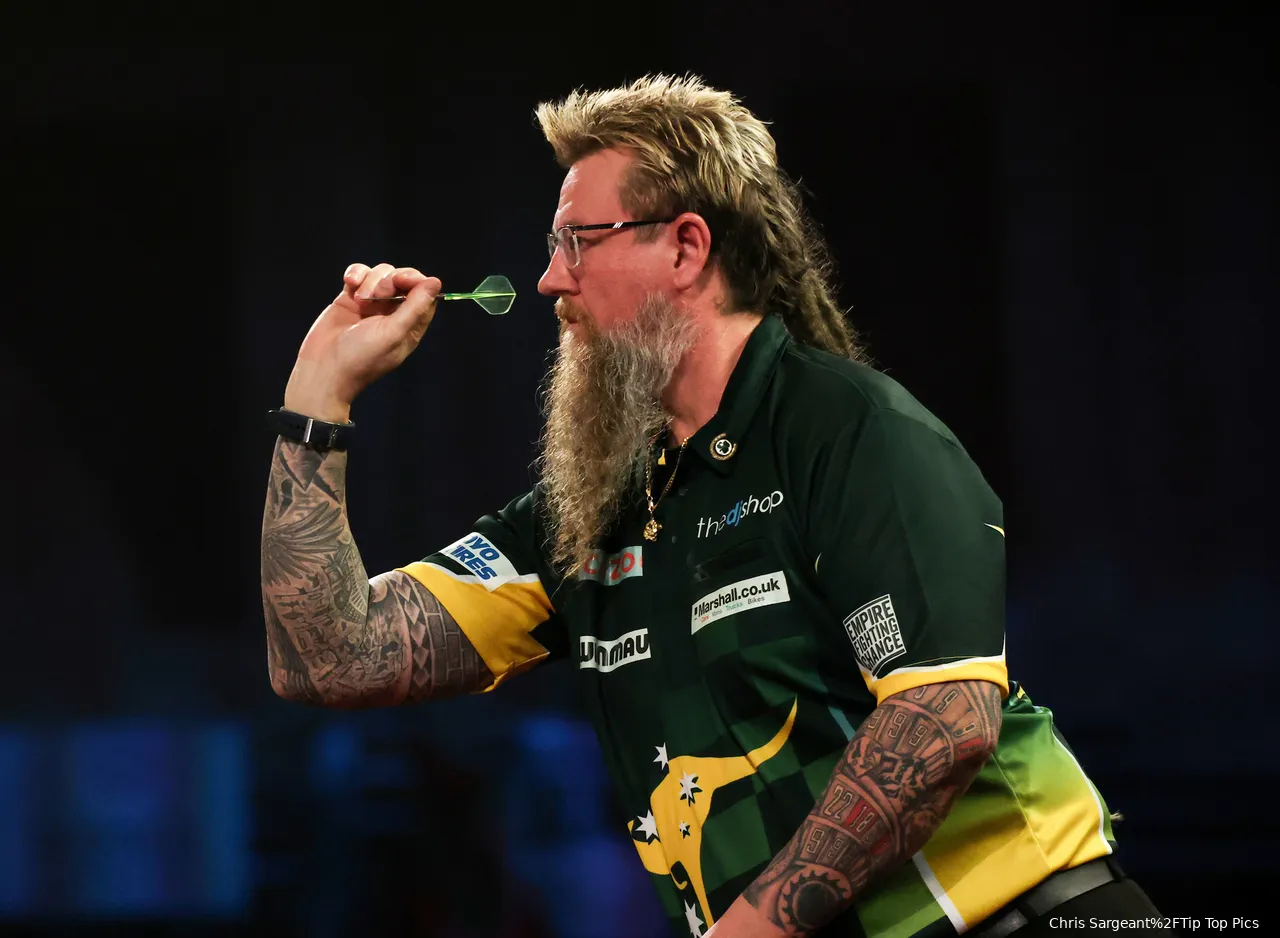 Simon Whitlock wird sein Debüt bei der World Seniors Darts Championship geben