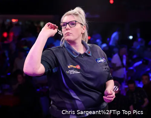 Kirsty Hutchinson zeigt bei der MODUS Super Series trotz Dartitis-Erkrankung starke Leistungen