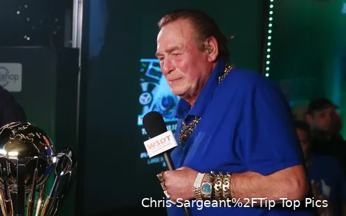 Bobby George hat viele Jahre lang für die BBC als Analyst bei großen Dart-Turnieren gearbeitet.