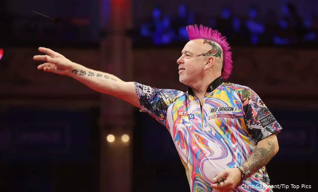 Peter Wright in action