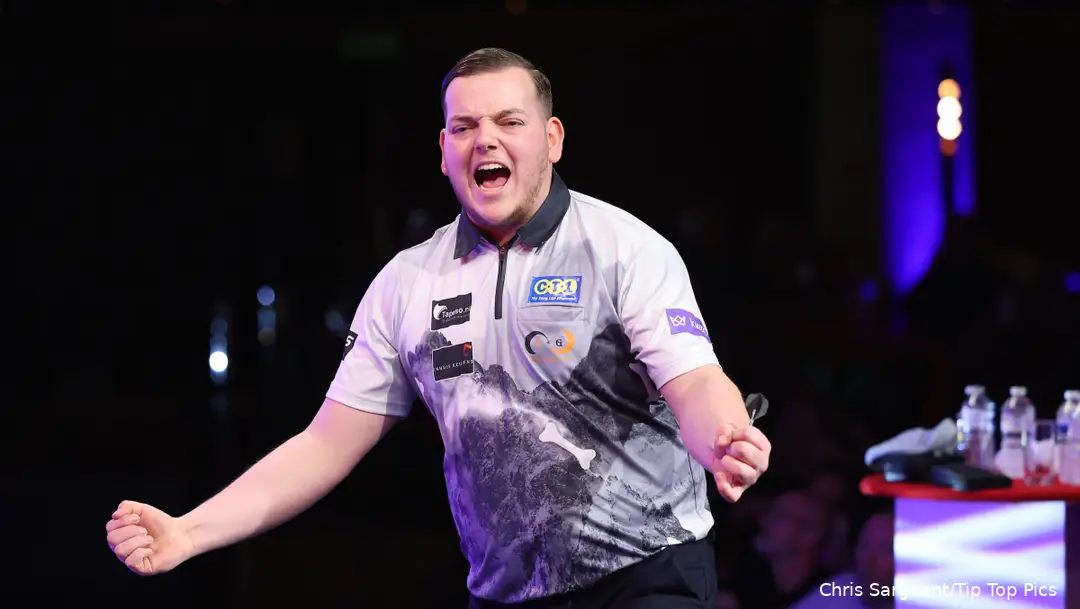 In his debut at Lakeside, Jarno Bottenberg won 2-0 in sets over Jamie Lewis