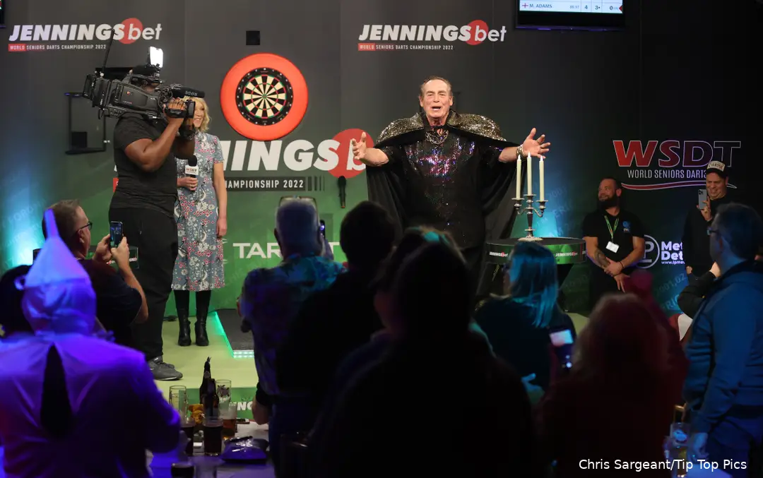 Dartslegende Bobby George is de grondlegger van de traditie waarbij spelers met hun eigen walk on song het podium betreden op grote toernooien