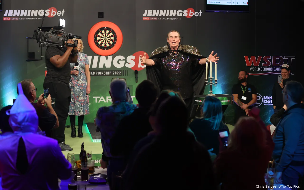 Die Darts-Legende Bobby George ist der Begründer der Tradition, dass Spieler bei großen Turnieren mit ihrem eigenen Walk-on-Song auf die Bühne gehen