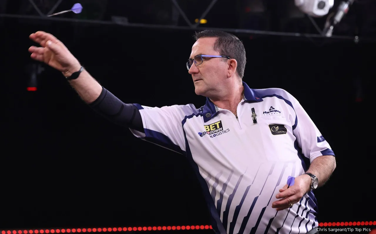 Montgomery besiegte in der Runde der letzten Acht den zweimaligen Senioren-Weltmeister Robert Thornton.