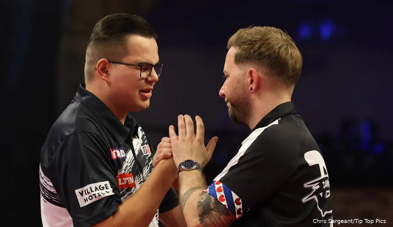 Gian van Veen und Danny Noppert kämpfen in einem niederländischen Duell der Freundschaft um den Einzug in Runde drei