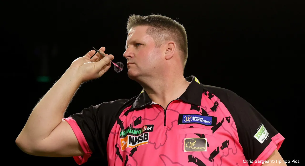 Der ehemalige BDO-Weltmeister Scott Mitchell findet lobende Worte für Jenson Walker