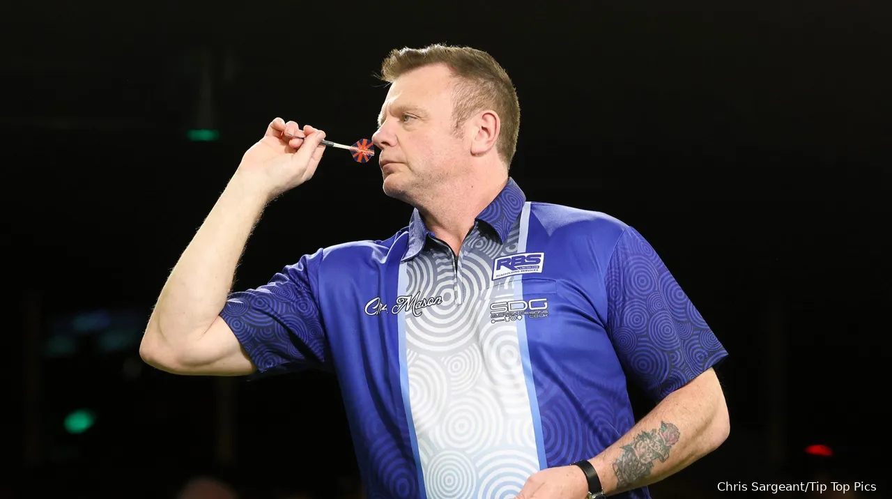 Chris Mason in actie op de World Seniors Darts Tour&nbsp;