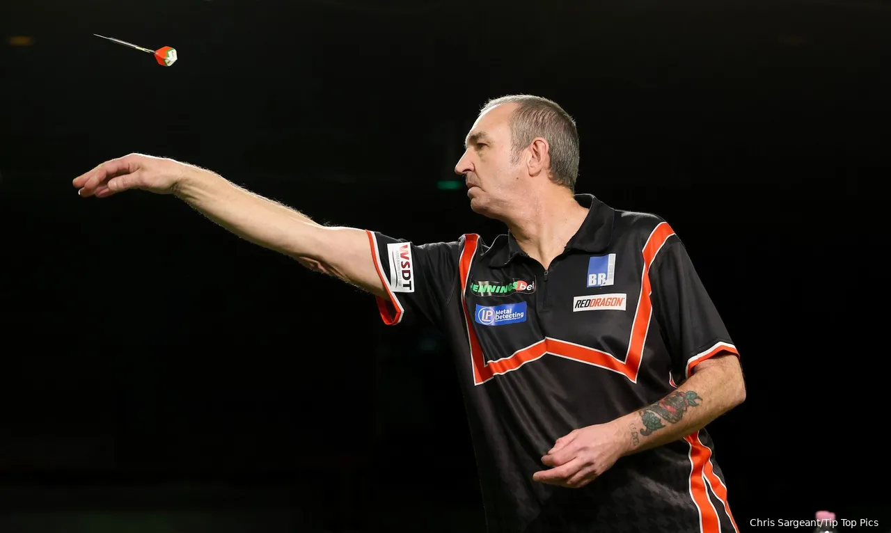 Voormalig BDO-wereldkampioen Richie Burnett staat er goed voor om zich te plaatsen voor de Finalefase van Q-School