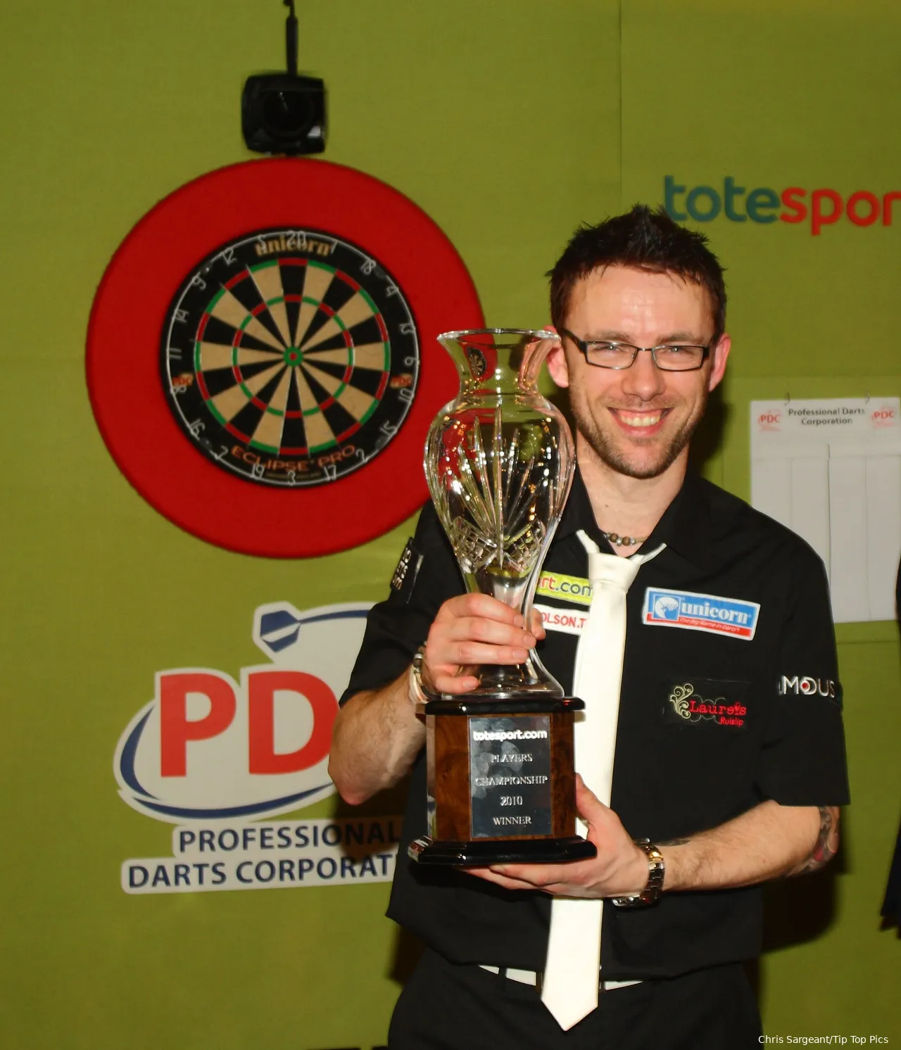 Paul Nicholson kroonde zich in 2010 tot verrassende winnaar van de Players Championship Finals