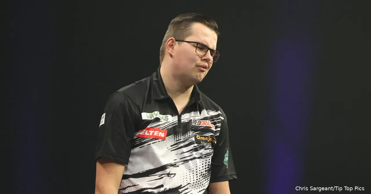Gian van Veen moet na één wedstrijd al afdruipen op het WK Darts