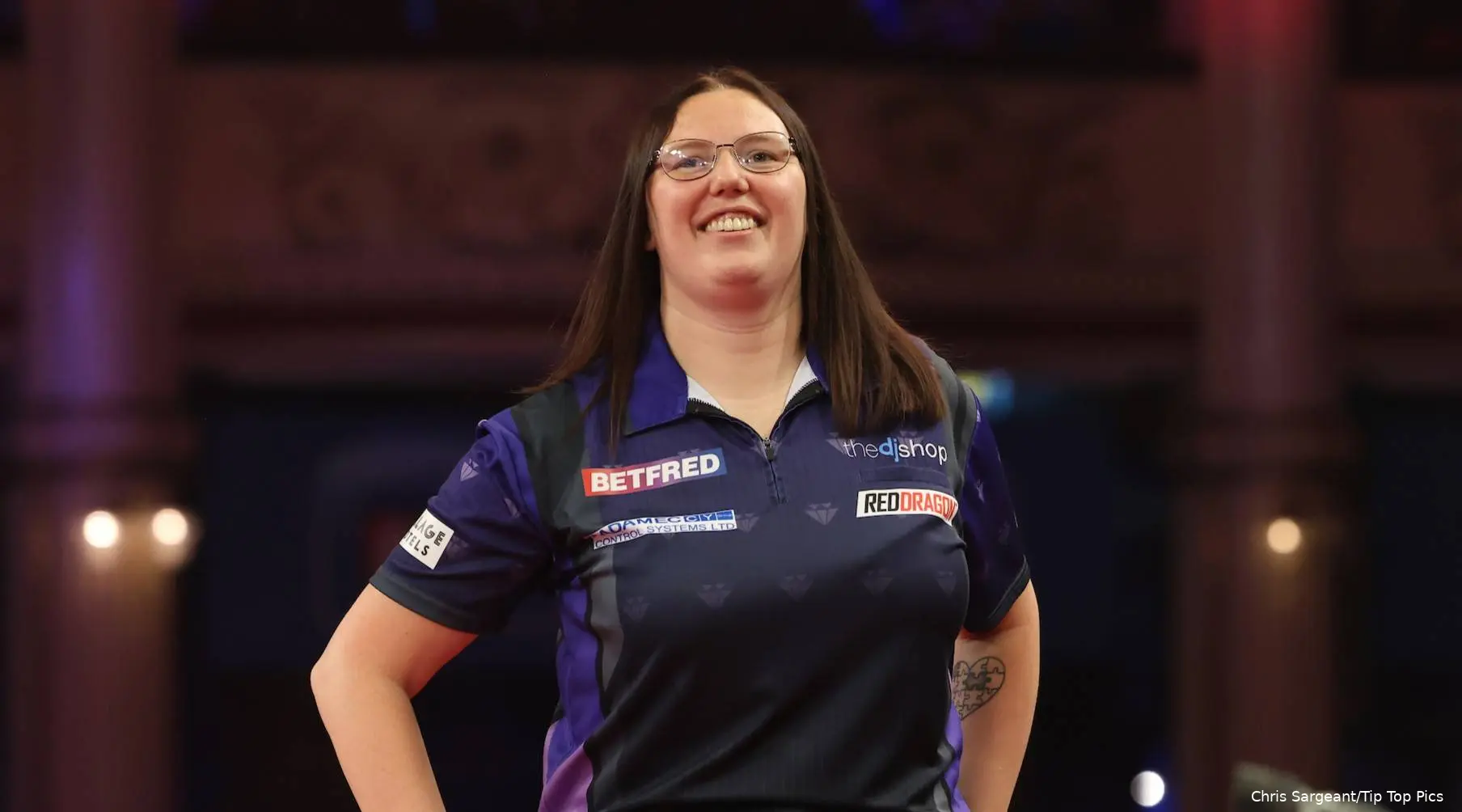 Gemma Hayter op het podium van de Winter Gardens