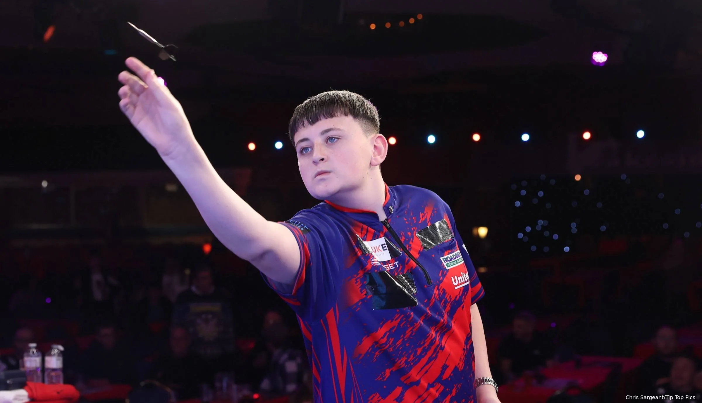 Mitchell Lawrie completes incredible opening win at Lakeside.