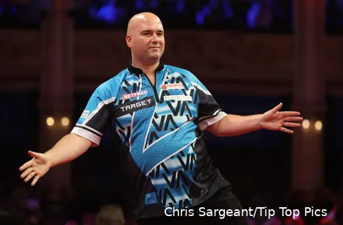 Rob Cross escaped elimination last Sunday against Gian van Veen
