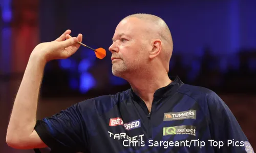 Raymond van Barneveld steht derzeit auf Platz 35 der Weltrangliste