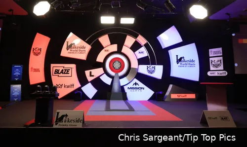 Eine der legendärsten Bühnen des Dartsports: Lakeside in Frimley Green