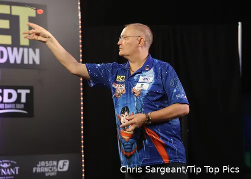 Matt Clark erneut siegreich auf der Lakeside-Bühne