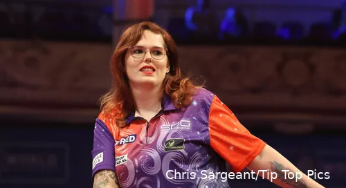 Noa-Lynn van Leuven staat momenteel vierde in de PDC Women's Series