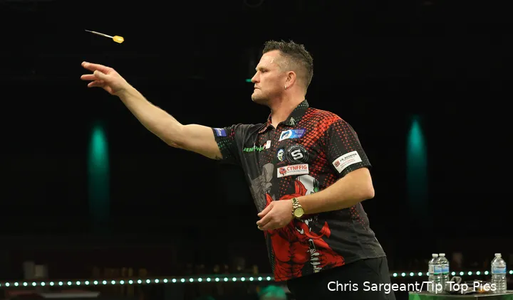 Michael Huntley returns to the Seniors stage against&nbsp;Kevin Edwards