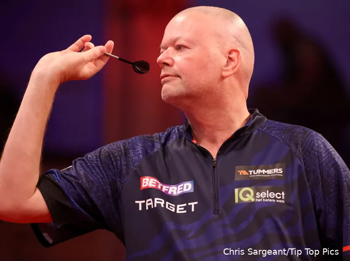 Raymond van Barneveld in action at the World Matchplay