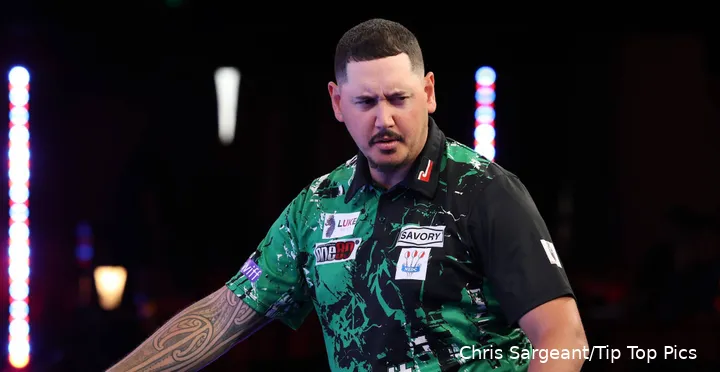 Ben Robb en route to beating Neil Duff at Lakeside