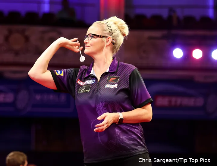 Turner in actie op het podium van Winter Gardens