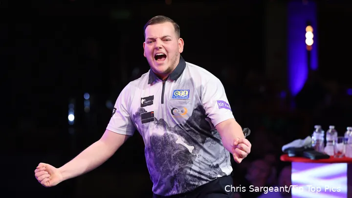 Bij zijn debuut op Lakeside won Jarno Bottenberg met 2-0 in sets van Jamie Lewis