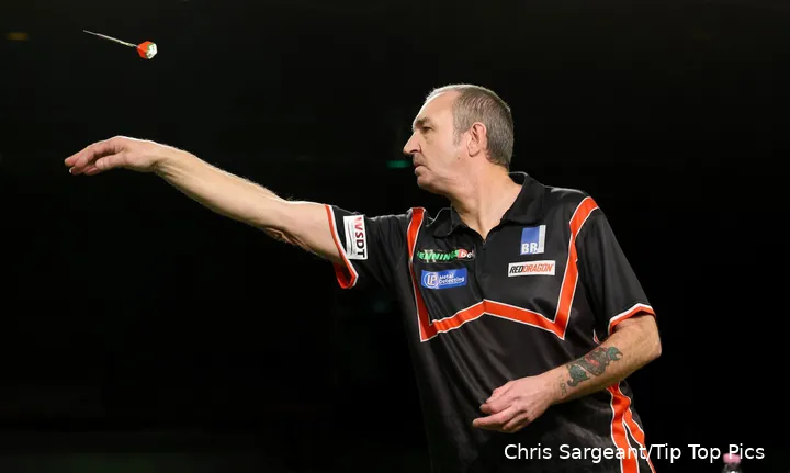 Voormalig BDO-wereldkampioen Richie Burnett staat er goed voor om zich te plaatsen voor de Finalefase van Q-School