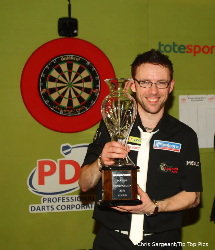 Paul Nicholson kroonde zich in 2010 tot verrassende winnaar van de Players Championship Finals