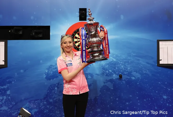 Fallon Sherrock won de eerste editie van de Women's World Matchplay in 2022