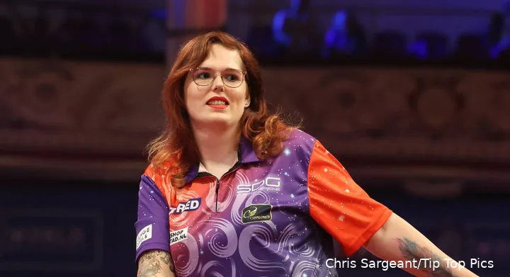 Noa-Lynn van Leuven staat momenteel vierde in de PDC Women's Series