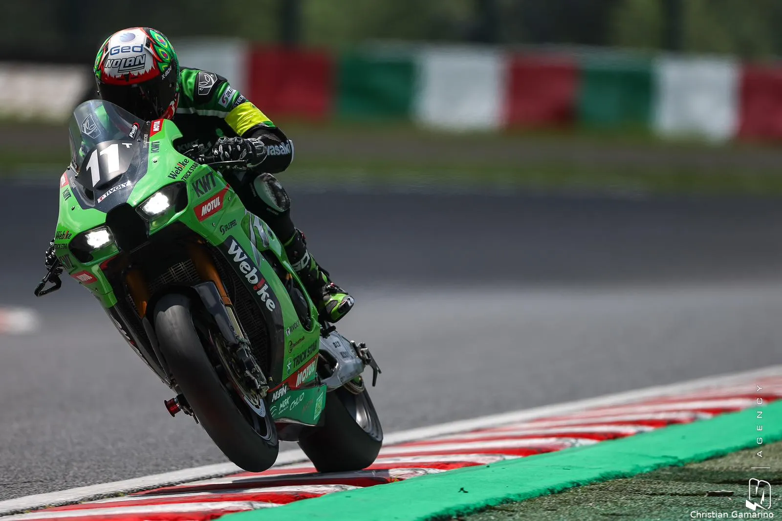 374b9f6c 21e9 4096 b6c8 b7ff6a2c54df