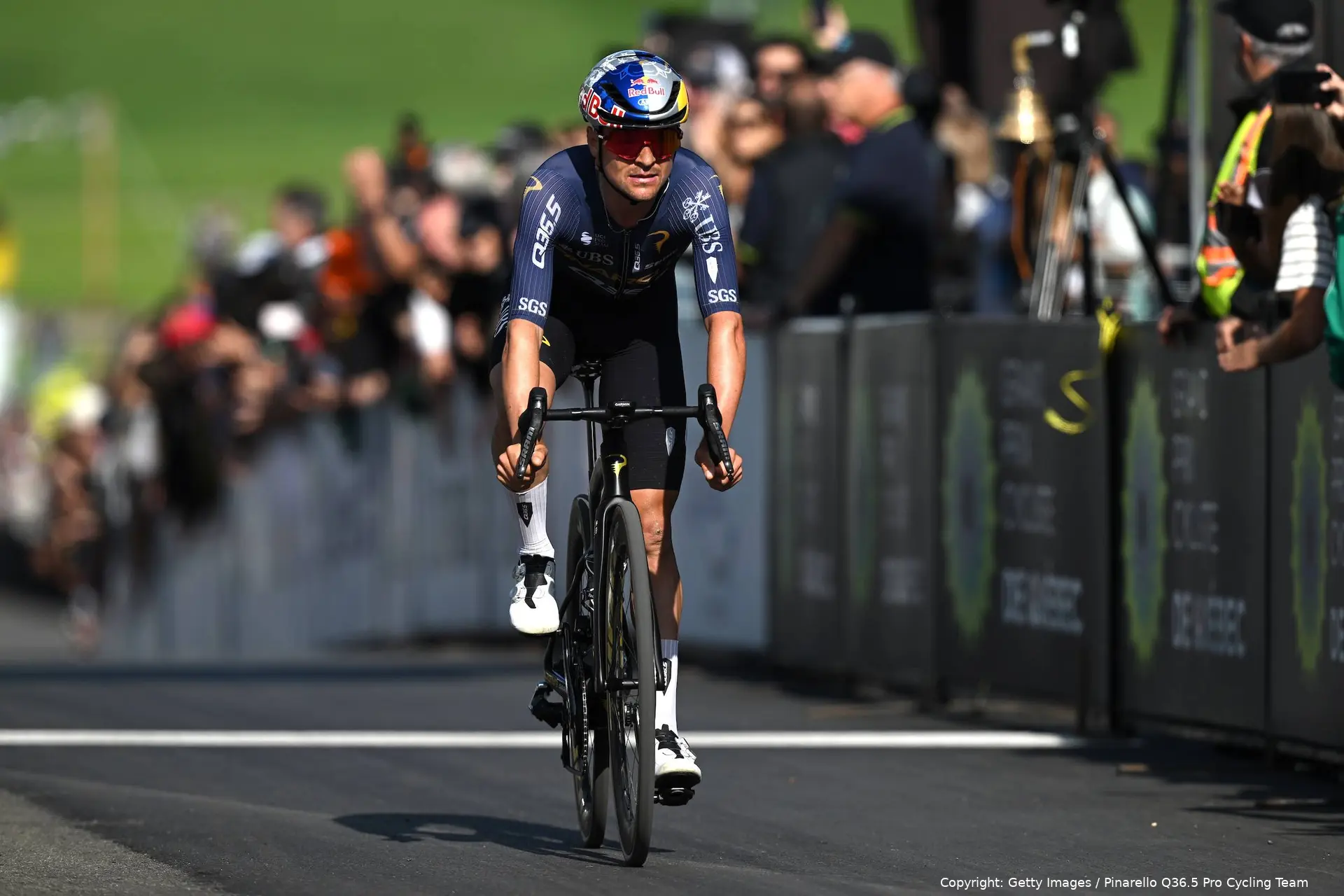 Tom Pidcock in action at GP de Quebec 2026