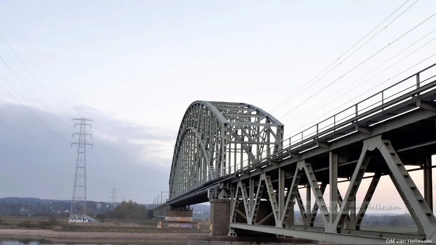 spoorbrug dm van hellesem