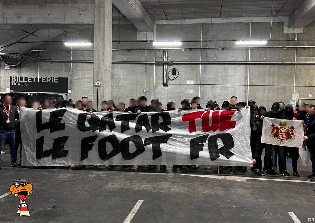 om monaco dans banderoles anti qatar interdites au velodrome gdzgmj3wqaafwkf 384769