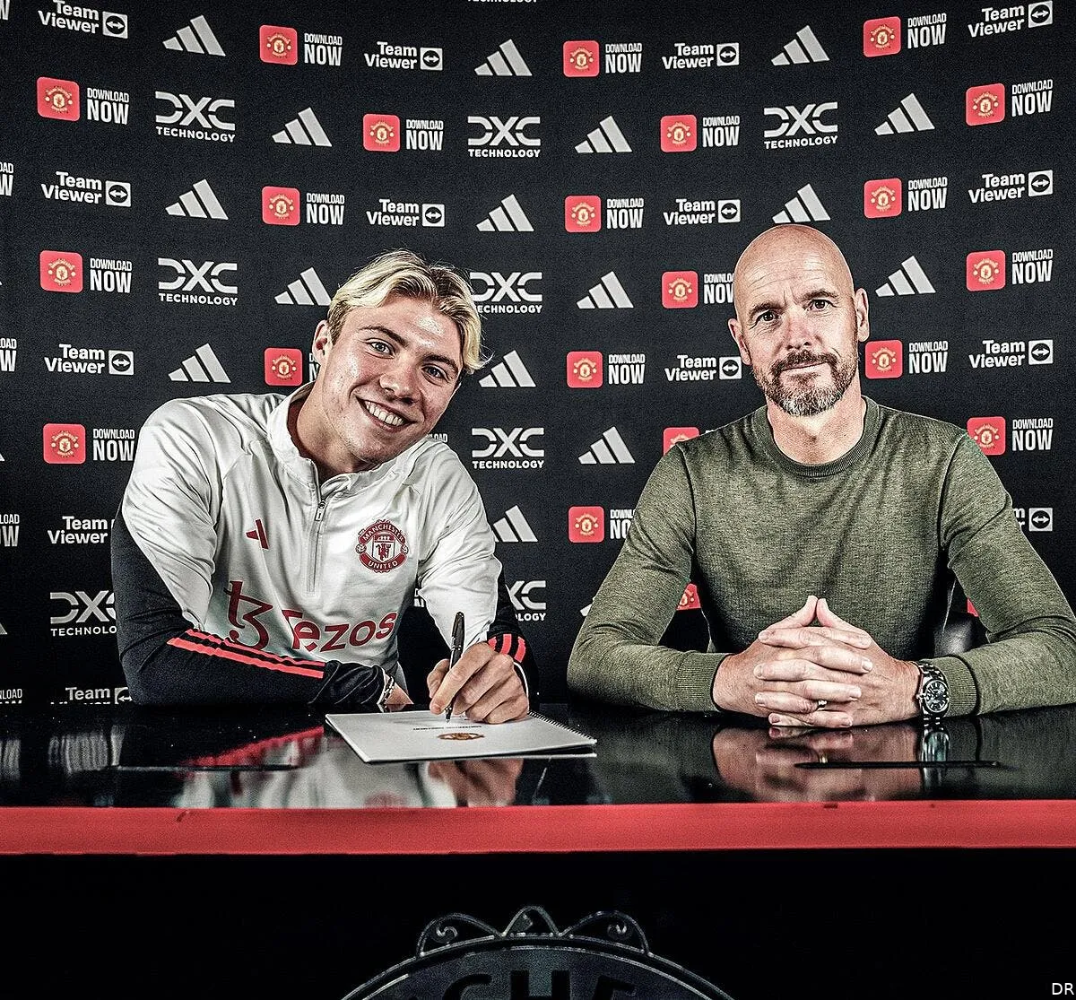 rasmus hojlund signe a manchester united f2w8j txkaanptl 363700