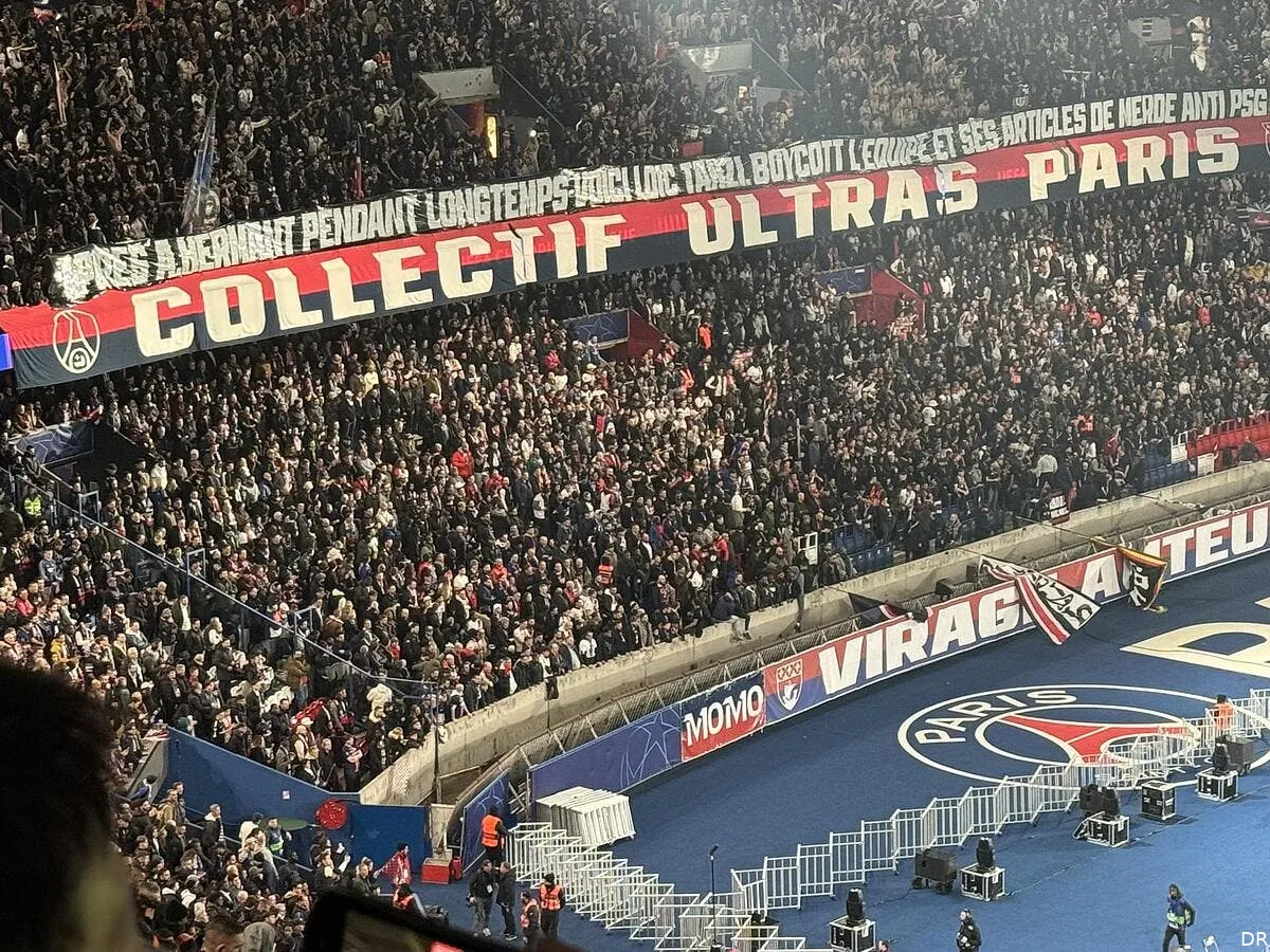 le directeur de la redaction de l equipe attaque le psg psg banderole 389413