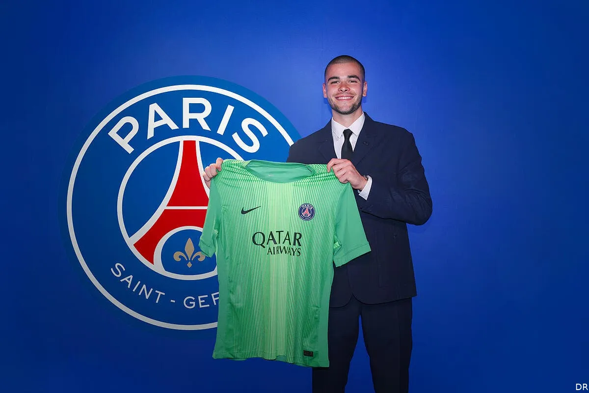 le psg officialise la signature de lucas chevalier jusqu en 2030 cp3 396996