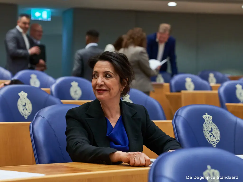 djh05341 khadija arib pvda