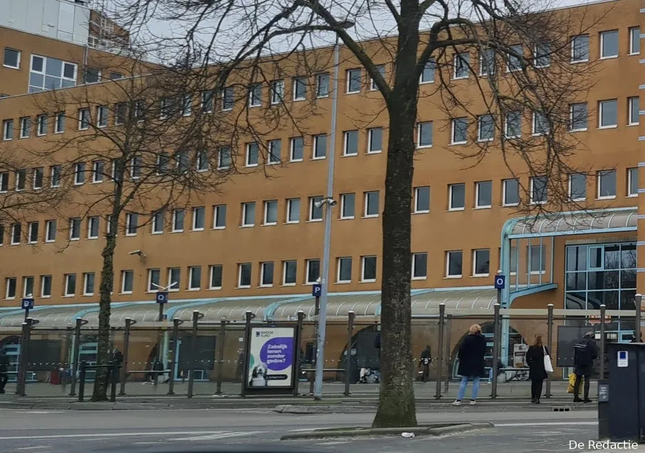 leeg busstation staking