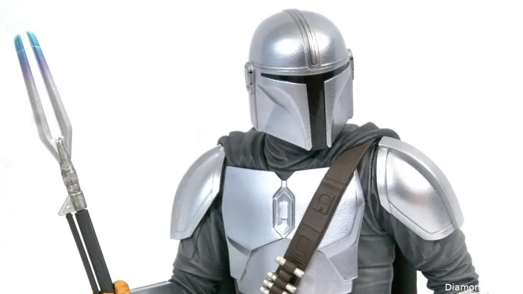 2022 04 29 diamond direct mandalorian bustf1651244468