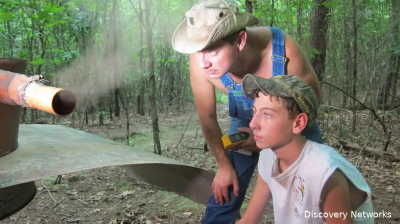moonshiners tv-serie over illegale whisky