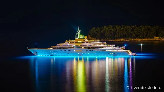 yacht2