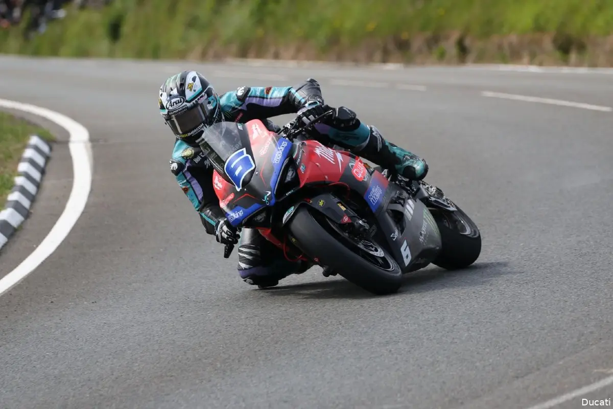 michael dunlop supersport tt 2025 ducati