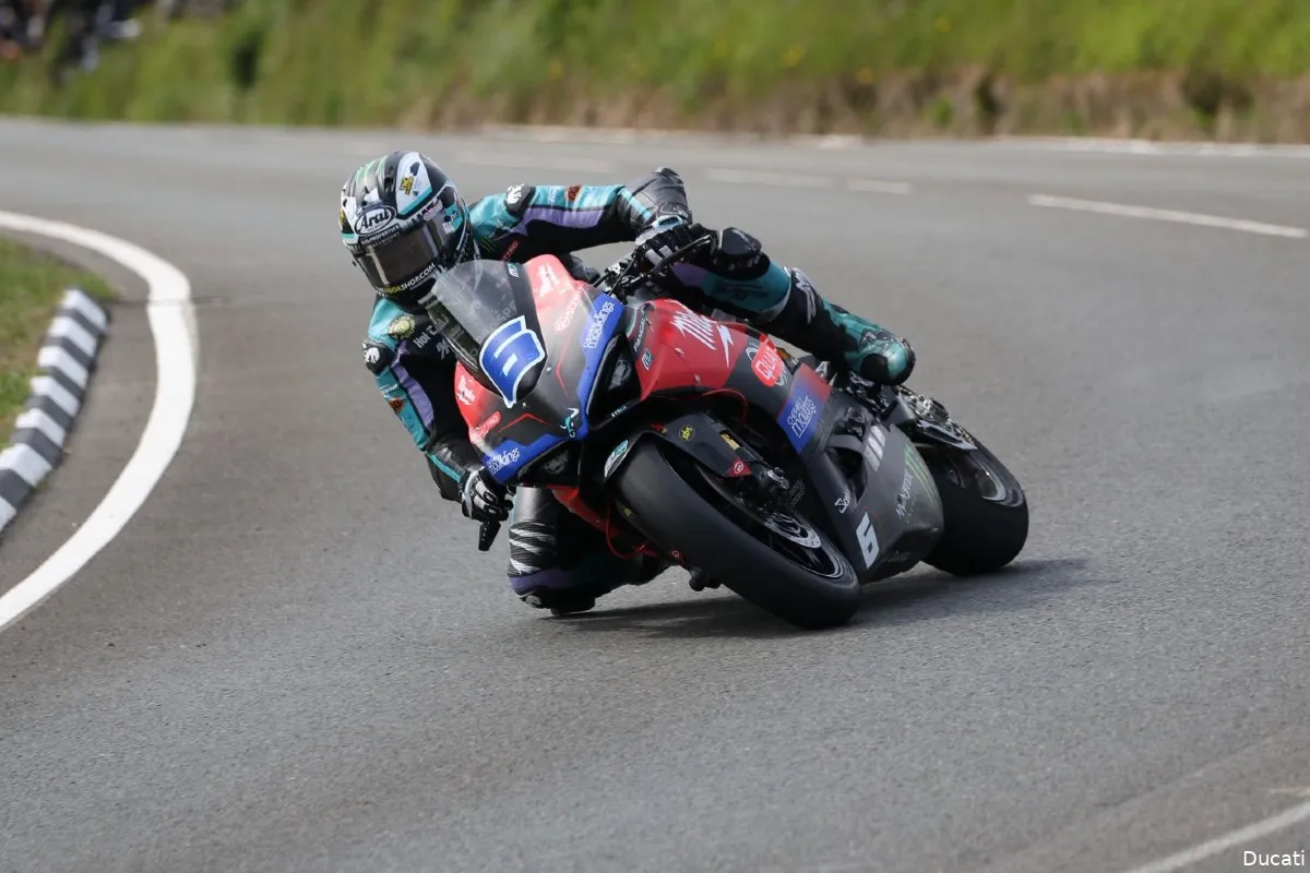 michael dunlop supersport tt 2025 ducati