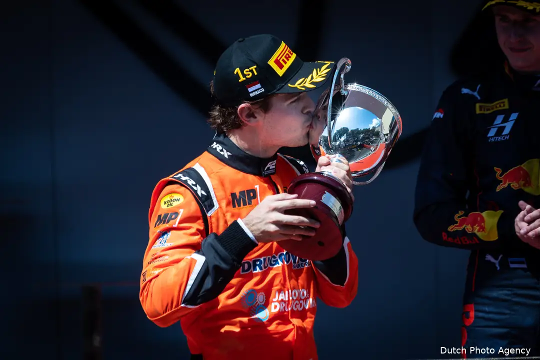 Drugovich kust de beker, nadat hij de hoofdrace in Monaco afgelopen weekend wist te winnen en zijn leiding in het Formule 2-kampioenschap ietwat verstevigde.