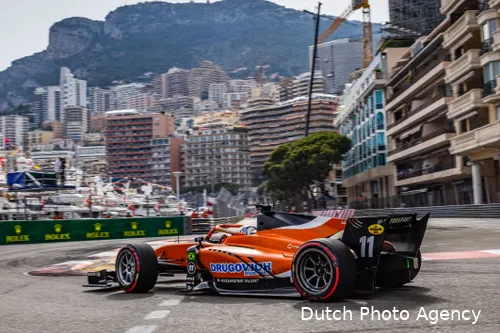 Drugovich in actie namens MP Motorsport op het smalle stratencircuit in Monaco, waar hij in de sprintrace geen punten kon behalen, maar de hoofdrace wist te winnen.