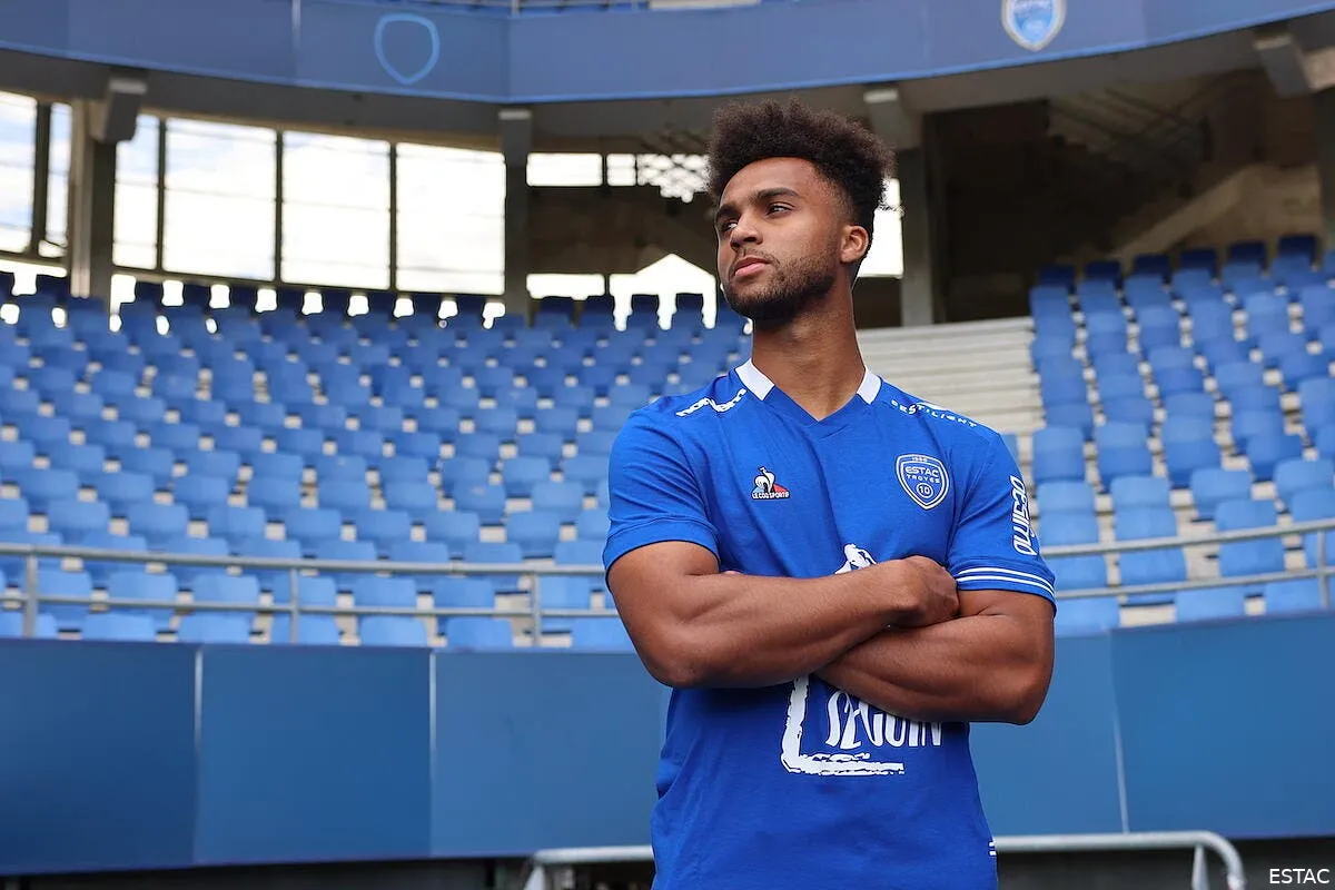 officiel un defenseur de manchester city a troyes img 2708 palmer 3 322663