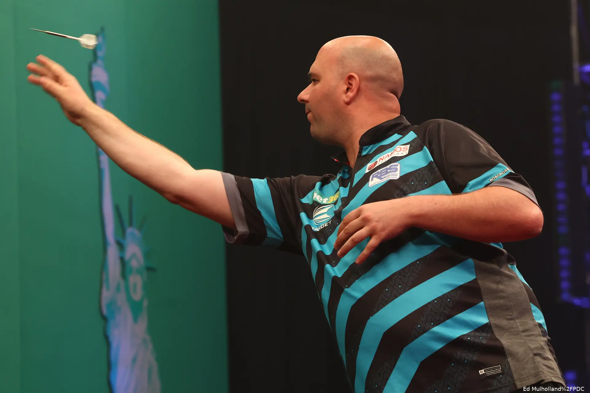 rob cross r1 us darts masters 1 647ace057bc26