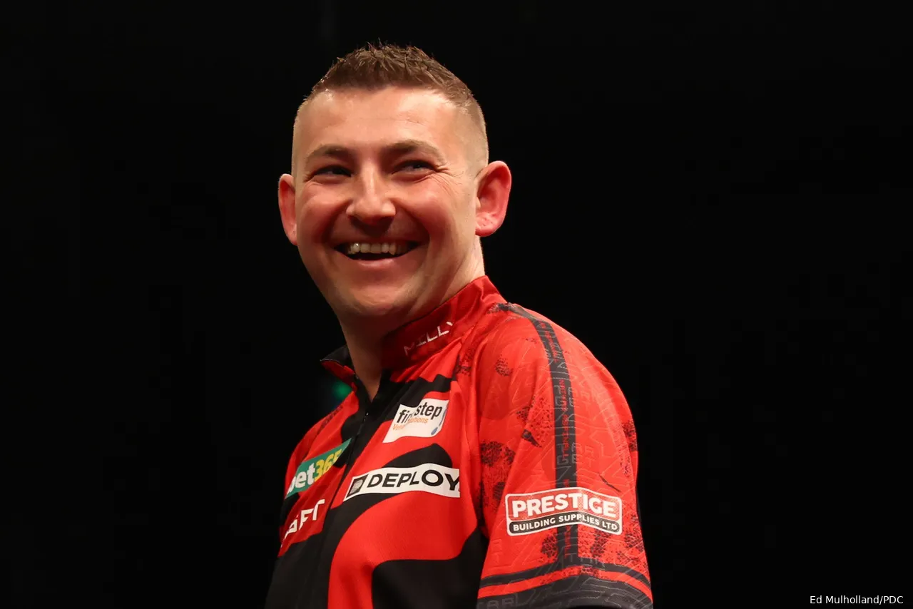 Nathan Aspinall neemt het in de openingsronde van de World Matchplay op tegen Luke Woodhouse